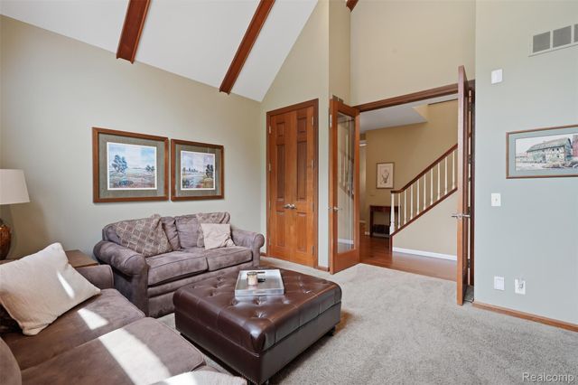 5110 Kitson Lane, West Bloomfield Charter Township, MI 48324