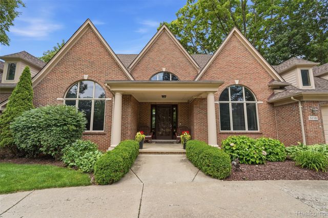 5110 Kitson Lane, West Bloomfield Charter Township, MI 48324