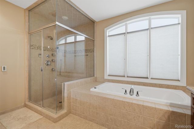 5110 Kitson Lane, West Bloomfield Charter Township, MI 48324