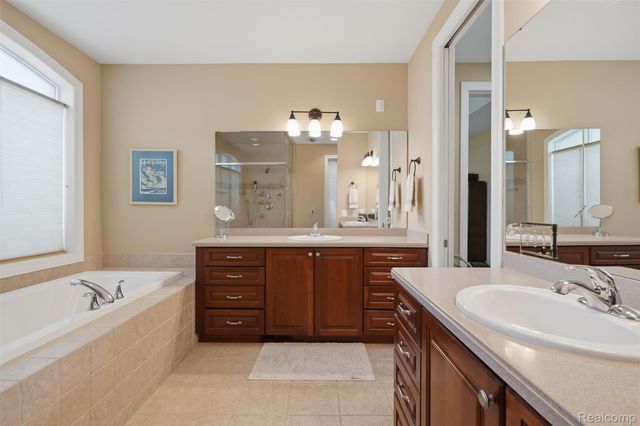 5110 Kitson Lane, West Bloomfield Charter Township, MI 48324