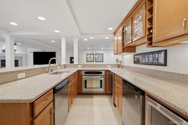 5110 Kitson Lane, West Bloomfield Charter Township, MI 48324