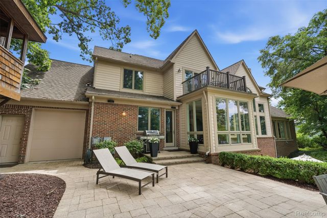 5110 Kitson Lane, West Bloomfield Charter Township, MI 48324
