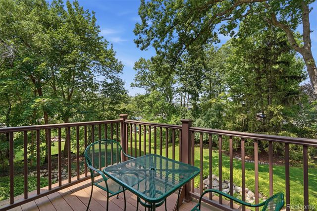 5110 Kitson Lane, West Bloomfield Charter Township, MI 48324