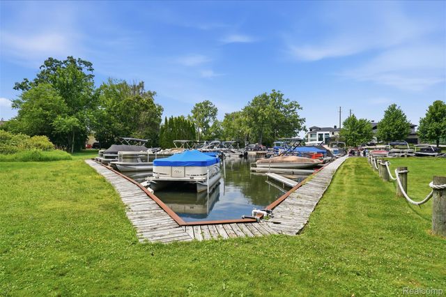 5110 Kitson Lane, West Bloomfield Charter Township, MI 48324