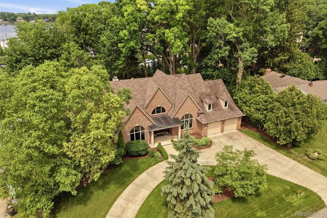 5110 Kitson Lane, West Bloomfield Charter Township, MI 48324