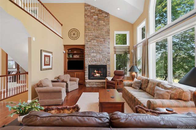 5110 Kitson Lane, West Bloomfield Charter Township, MI 48324