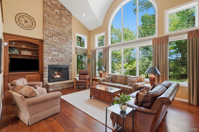 5110 Kitson Lane, West Bloomfield Charter Township, MI 48324