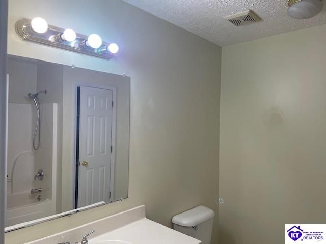 2146 Cecilia Smiths Mill Road, Cecilia, KY 42724