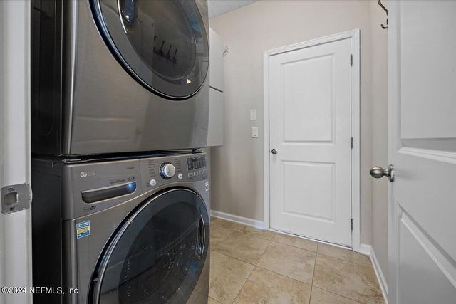 9802 KEVIN Road, Jacksonville, FL 32257