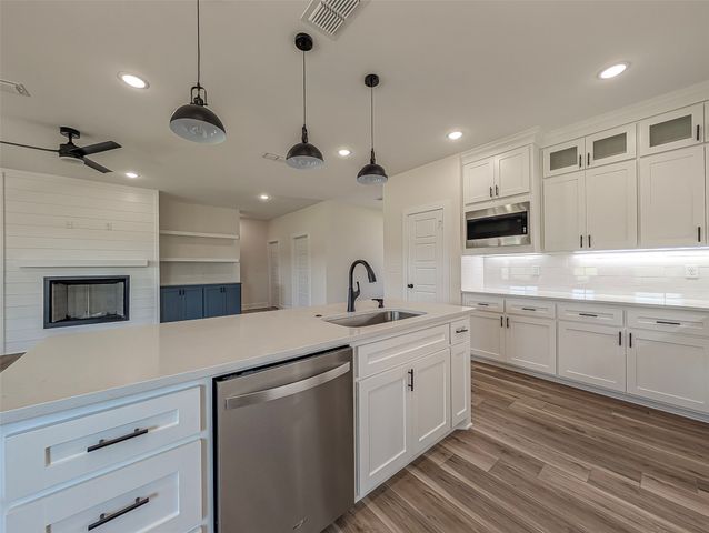 207 Sides Boulevard, Bullard, TX 75757