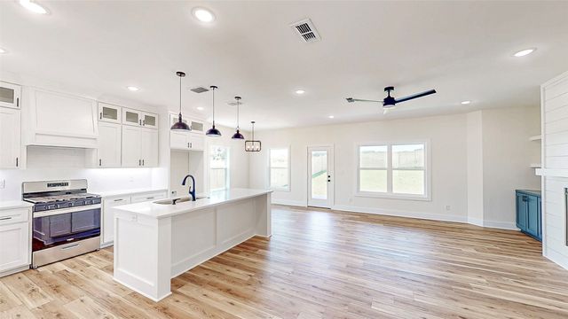 207 Sides Boulevard, Bullard, TX 75757