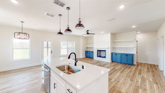 207 Sides Boulevard, Bullard, TX 75757
