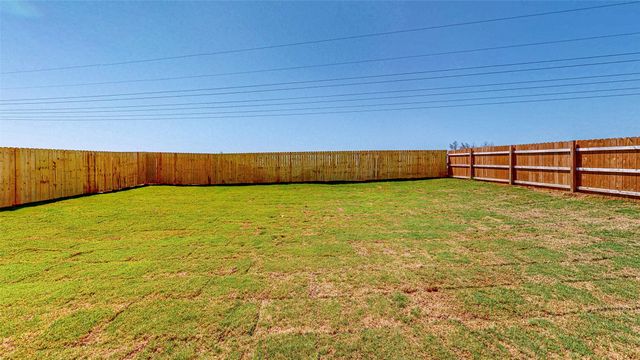 207 Sides Boulevard, Bullard, TX 75757