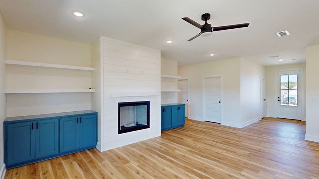 207 Sides Boulevard, Bullard, TX 75757