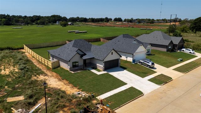 207 Sides Boulevard, Bullard, TX 75757
