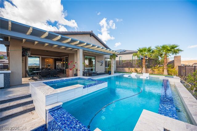 36 Cliffwater Street, Henderson, NV 89011