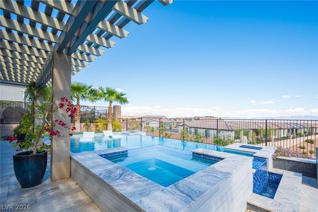 36 Cliffwater Street, Henderson, NV 89011