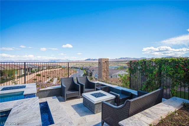 36 Cliffwater Street, Henderson, NV 89011