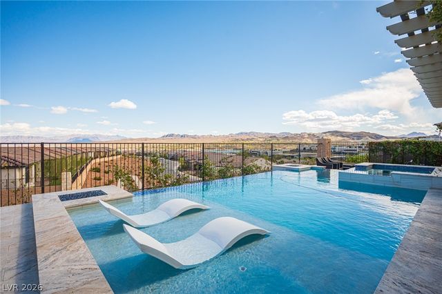 36 Cliffwater Street, Henderson, NV 89011