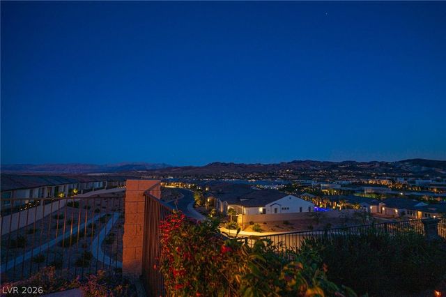 36 Cliffwater Street, Henderson, NV 89011