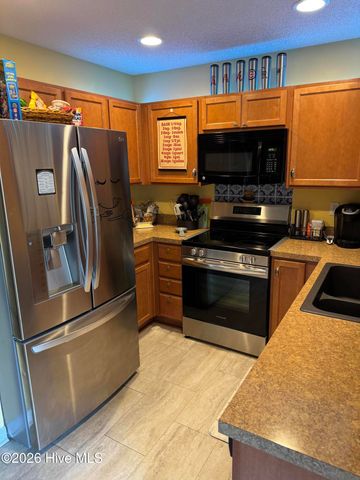 32 Calabash Lakes Boulevard, Calabash, NC 28467