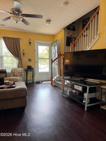 32 Calabash Lakes Boulevard, Calabash, NC 28467