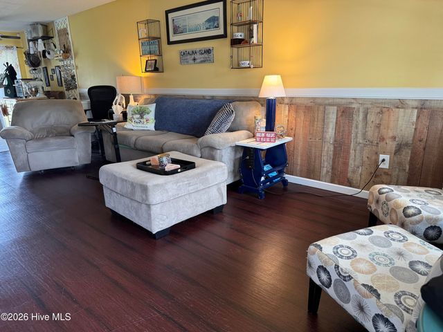 32 Calabash Lakes Boulevard, Calabash, NC 28467