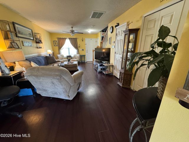 32 Calabash Lakes Boulevard, Calabash, NC 28467