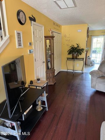 32 Calabash Lakes Boulevard, Calabash, NC 28467