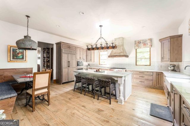 3118 W Roxboro Road NE, Atlanta, GA 30324