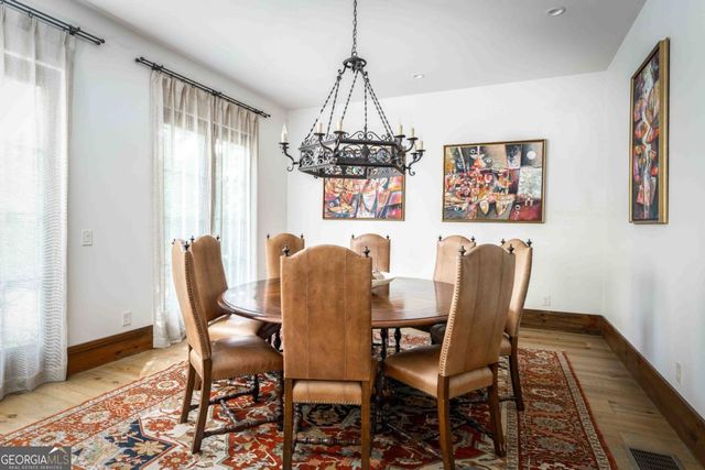 3118 W Roxboro Road NE, Atlanta, GA 30324