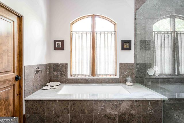 3118 W Roxboro Road NE, Atlanta, GA 30324