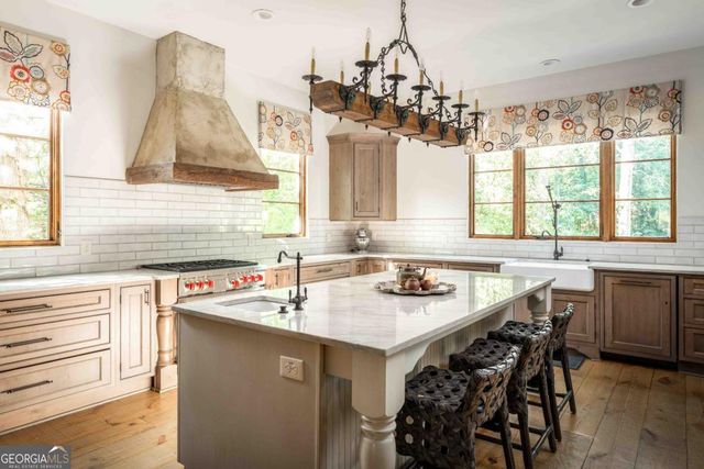 3118 W Roxboro Road NE, Atlanta, GA 30324