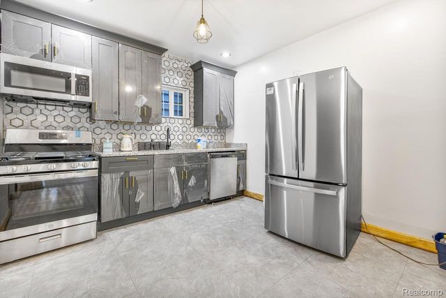 1261 Military Street, Detroit, MI 48209