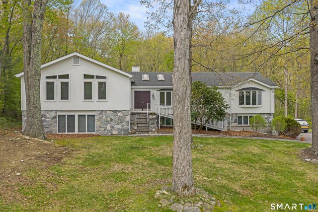89 Cranbury Drive, Trumbull, CT 06611
