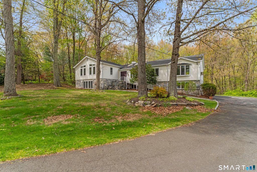 89 Cranbury Drive, Trumbull, CT 06611