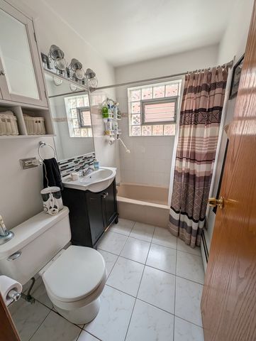 6025 W 64th Place 6, Chicago, IL 60638