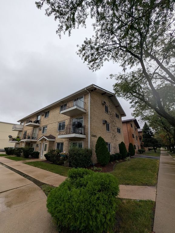 6025 W 64th Place 6, Chicago, IL 60638