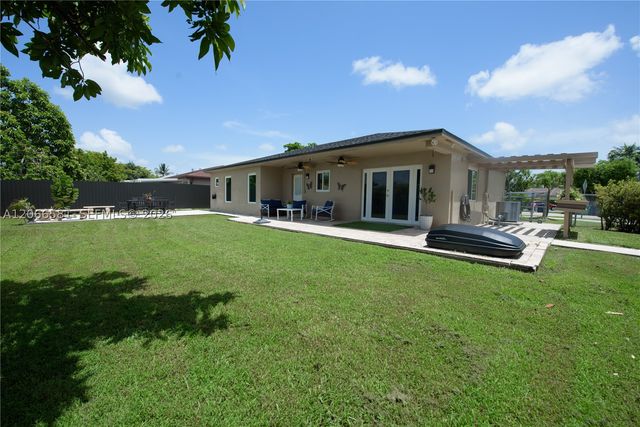 29730 SW 142nd Pl, Homestead, FL 33033
