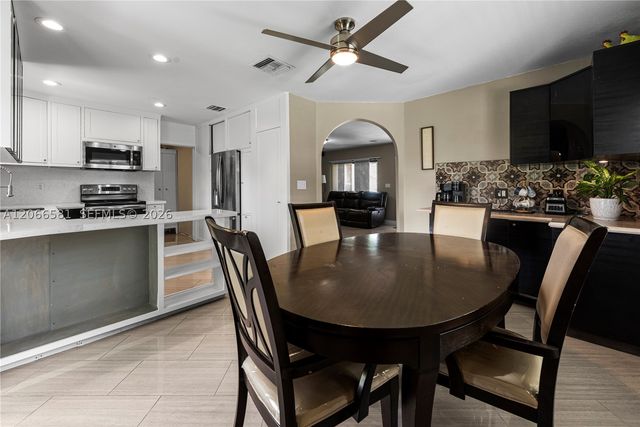 29730 SW 142nd Pl, Homestead, FL 33033