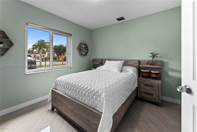29730 SW 142nd Pl, Homestead, FL 33033
