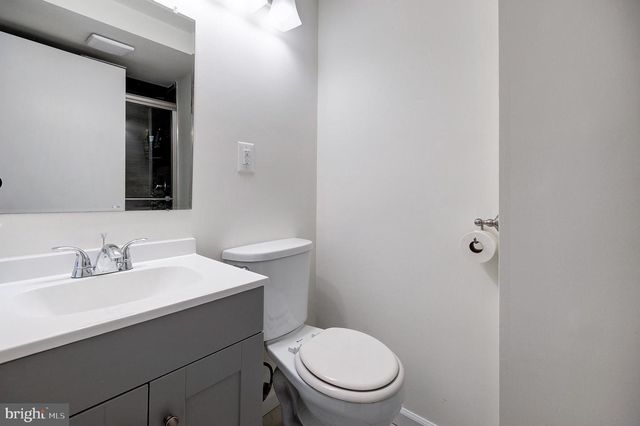 8416 CEDAR FALLS CT, Springfield, VA 22153