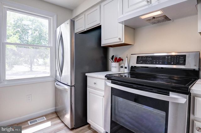 8416 CEDAR FALLS CT, Springfield, VA 22153