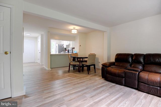 8416 CEDAR FALLS CT, Springfield, VA 22153