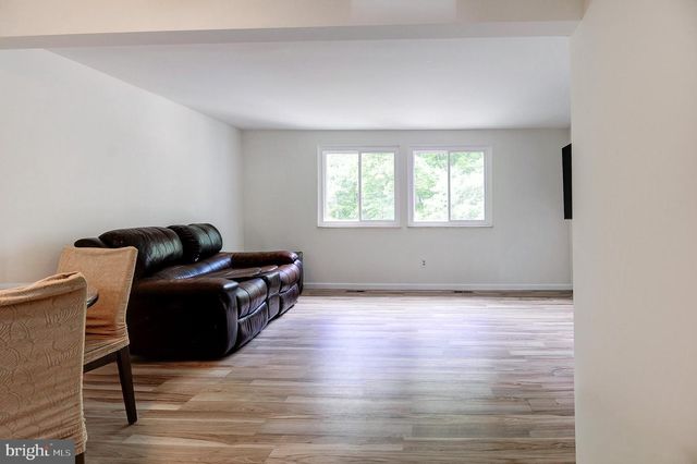 8416 CEDAR FALLS CT, Springfield, VA 22153