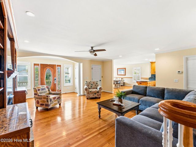 183 W Fourth Street, Ocean Isle Beach, NC 28469