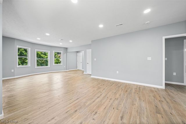 3925 Riverside Avenue, Cleveland, OH 44109