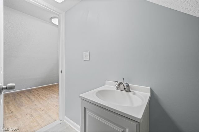 3925 Riverside Avenue, Cleveland, OH 44109