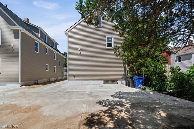 3925 Riverside Avenue, Cleveland, OH 44109