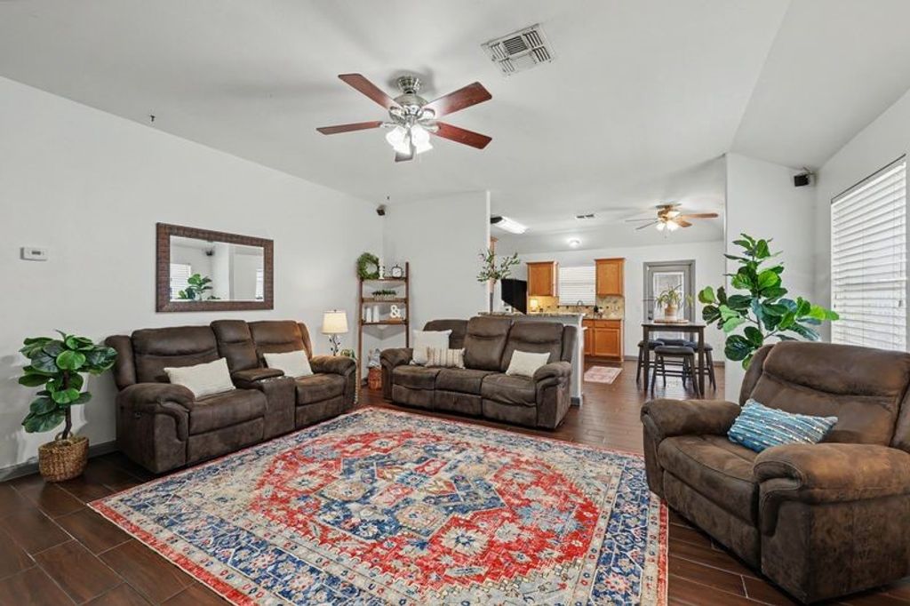 1126 Cupertino St, Portland, TX 78374 — photo 4